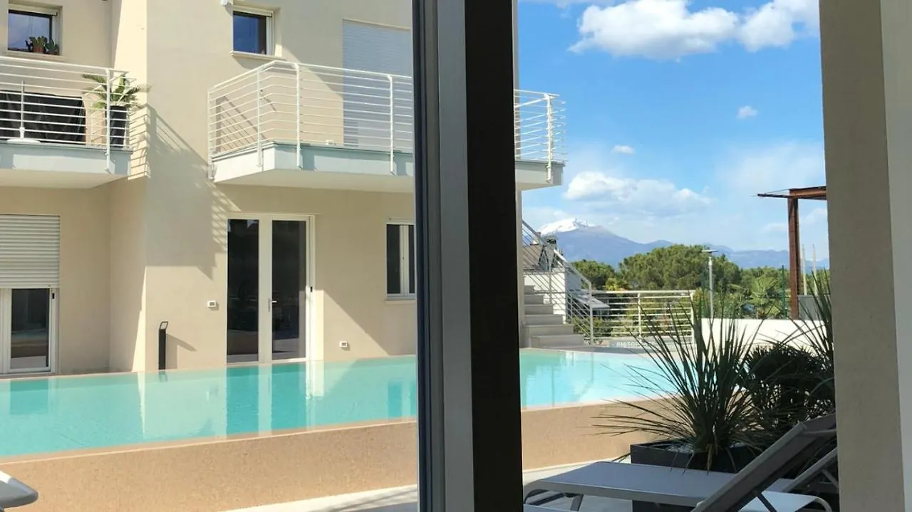 *Central Lakeside Apt*Swimming Pool & Free Parking Peschiera del Garda 0*,